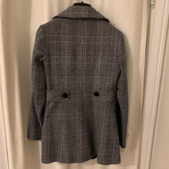 70s inspired light wool peacoat made in Canada - Picture 2 of 8